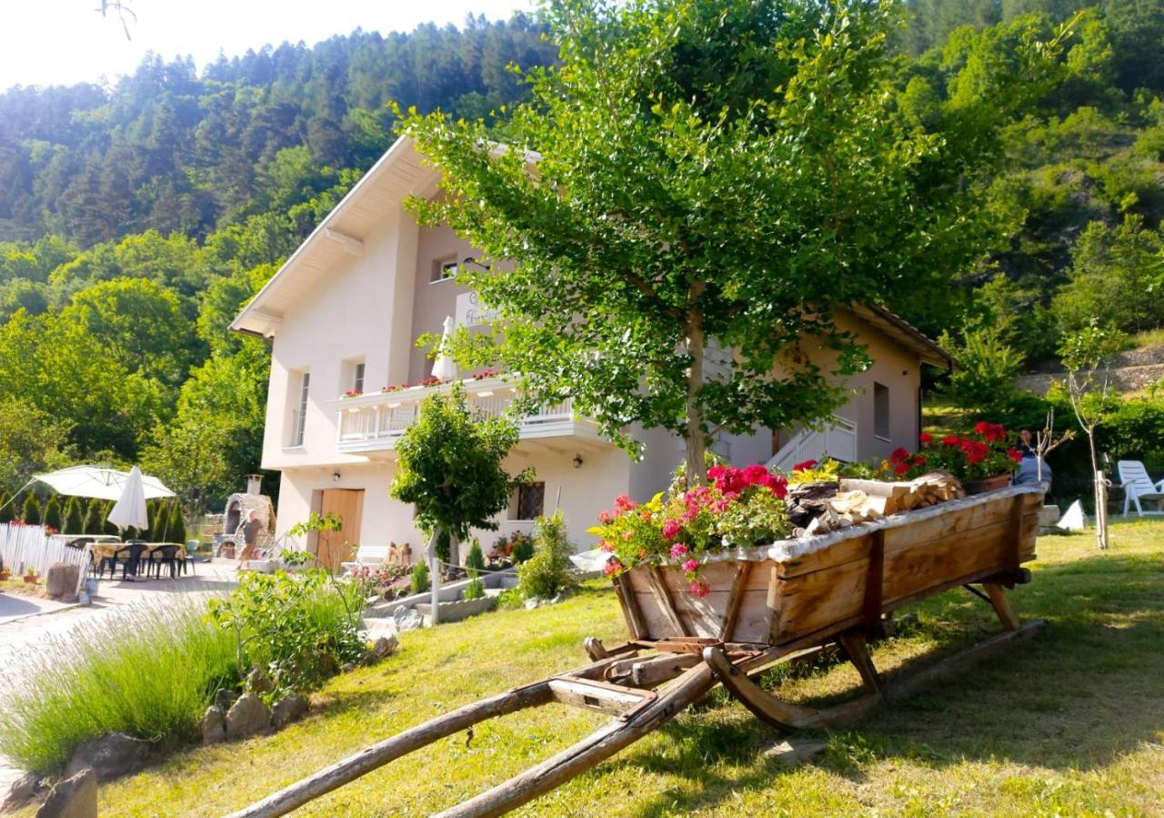B&B Villa Paradiso Mezzana  Buitenkant foto